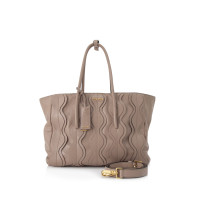 Miu Miu Umhängetasche aus Leder in Beige