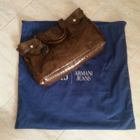 Armani Jeans Umhängetasche aus Lackleder in Braun