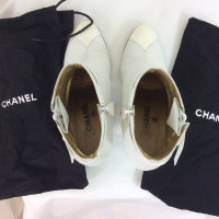Chanel Enkellaarzen Leer in Wit