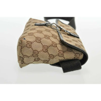 Gucci Handtasche aus Canvas in Beige