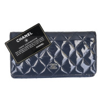 Chanel Sac à main/Portefeuille en Cuir verni en Bleu