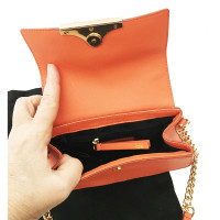 Juicy Couture Umhängetasche aus Leder in Orange