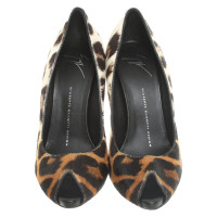 Giuseppe Zanotti Pumps/Peeptoes aus Leder in Braun