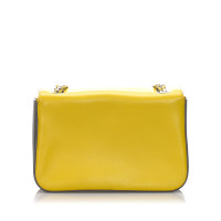 Fendi Be Baguette Bag Normal aus Leder in Gelb