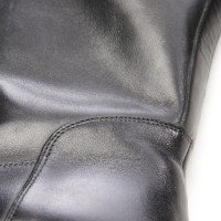 Fendi Stiefel aus Leder in Schwarz