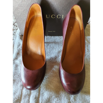 Gucci Pumps/Peeptoes Leather in Bordeaux