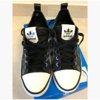 Adidas Trainers Canvas in Black