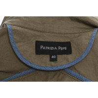 Patrizia Pepe Jacke/Mantel aus Baumwolle in Khaki