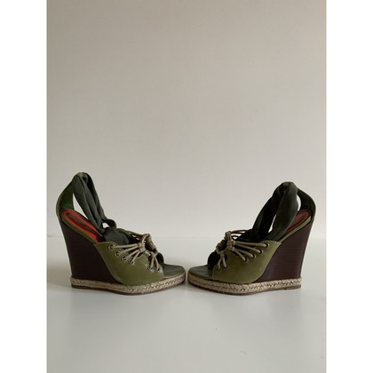 Yves Saint Laurent Chaussures compensées en Cuir en Olive