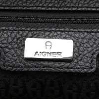 Aigner Handtasche aus Leder in Schwarz