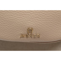 Aigner Reistas Leer in Beige