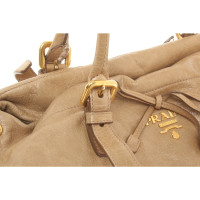 Prada Handtasche aus Leder in Beige