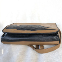 Krizia Shoulder bag Leather in Ochre