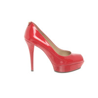 Stuart Weitzman Pumps/Peeptoes aus Lackleder in Rot