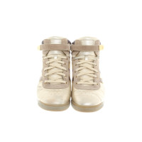 Louis Vuitton Trainers Leather in Gold