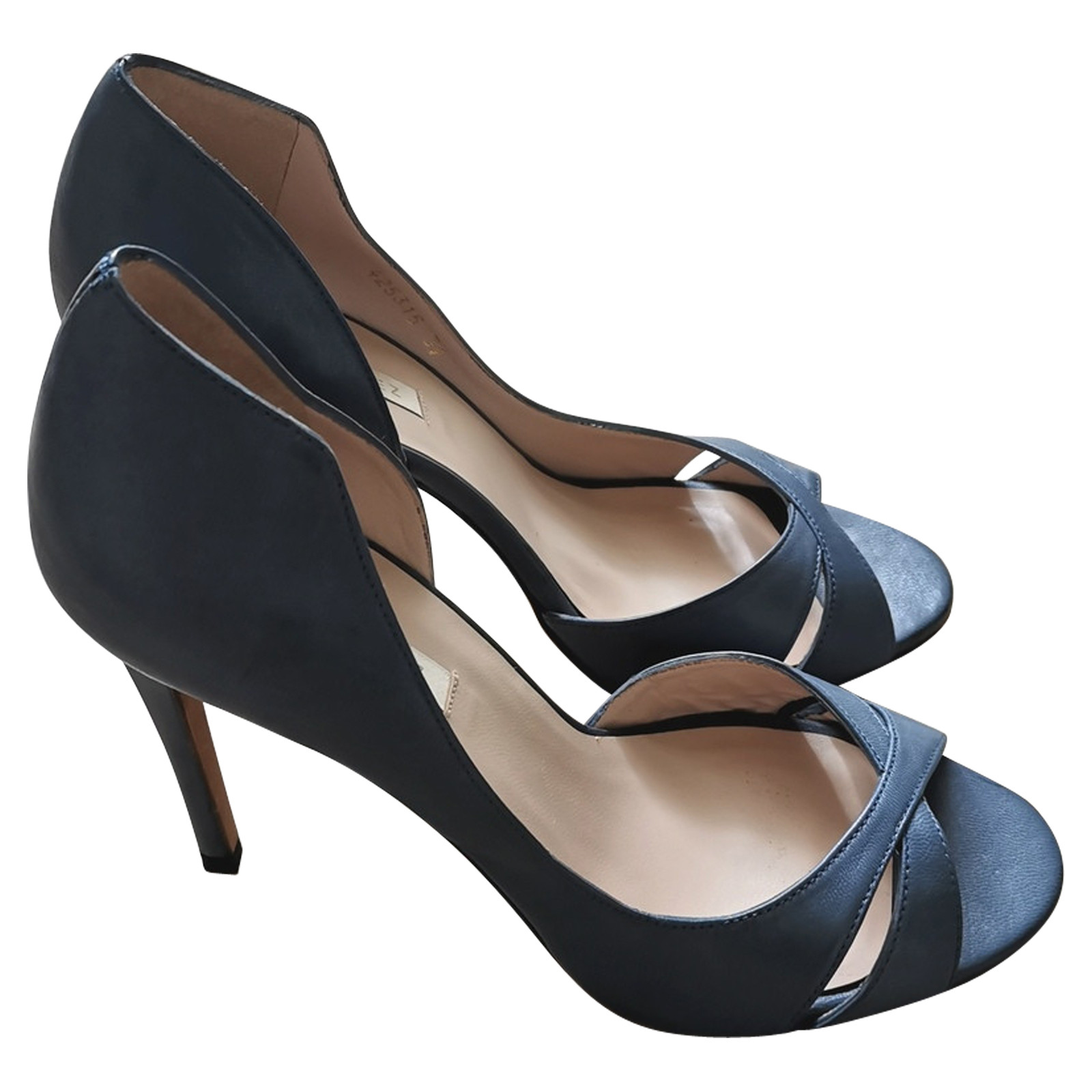 Pura Lopez Sandals Leather in Blue - Second Hand Pura Lopez Sandals Leather  in Blue buy used for 129€ (4554535)