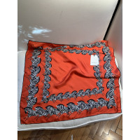 Gucci Scarf/Shawl Silk in Orange