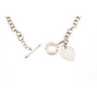 Tiffany & Co. Armband mit Herzanhänger und Knebelverschluss aus Silber in Silbern