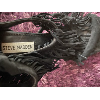 Steve Madden Sandalen aus Wildleder in Schwarz