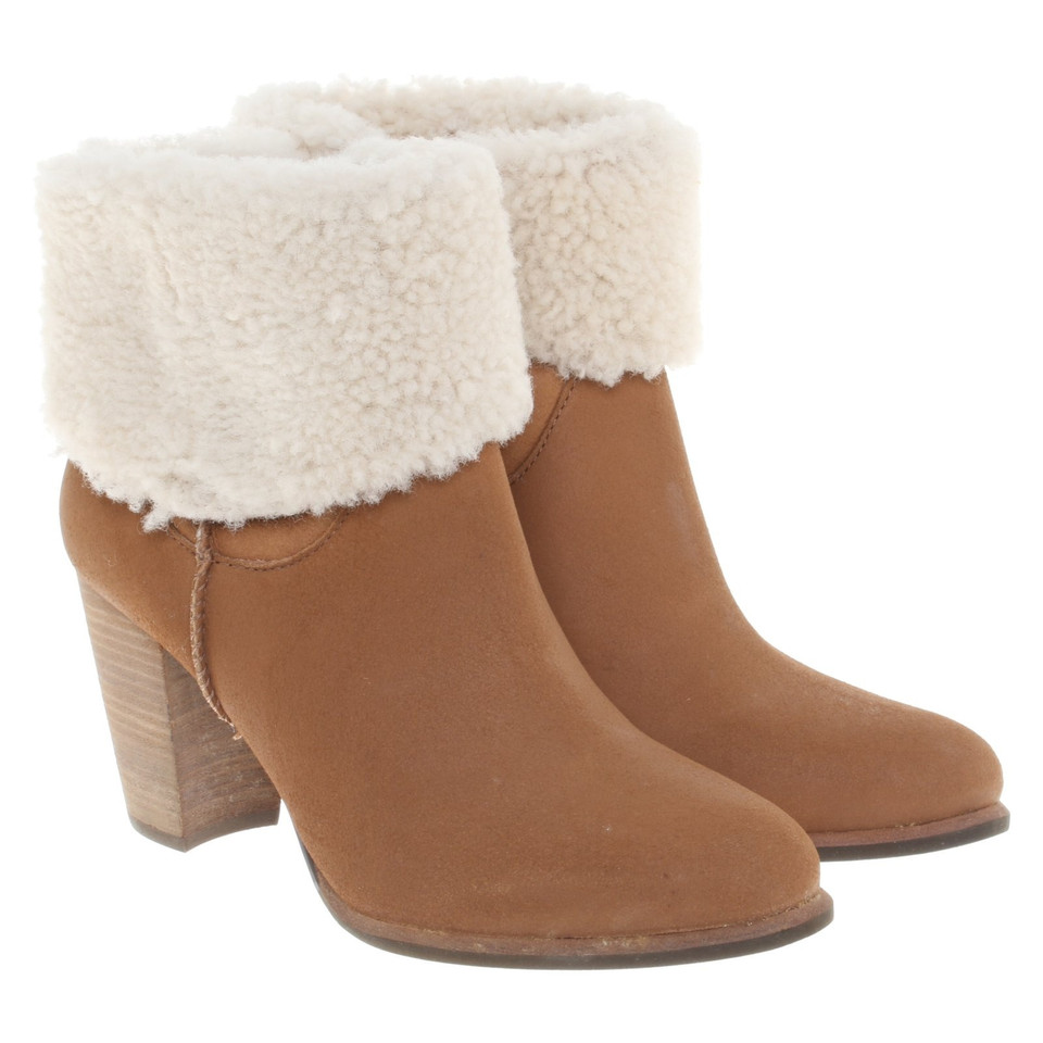 Ugg Australia Enkellaarzen in bruin