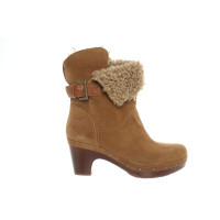 Ugg Australia Ankle boots Leather in Ochre