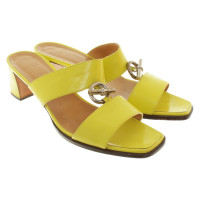 Hermès Sandals in neon geel