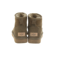 Ugg Australia Ankle boots Leather in Olive