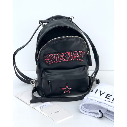Givenchy Rucksack aus Leder in Schwarz