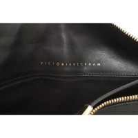 Victoria Beckham Clutch aus Leder in Schwarz