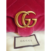 Gucci GG Marmont Velvet Shoulder Bag in Fuchsia