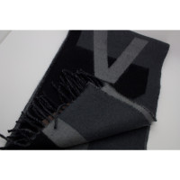 Louis Vuitton Sjaal Wol in Grijs