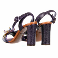 Dolce & Gabbana Sandalen aus Leder in Violett