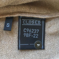 Closed vest
