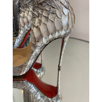 Christian Louboutin Décolleté/Spuntate in Argenteo