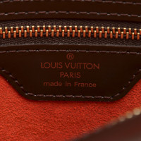 Louis Vuitton Sac Plat aus Canvas in Braun