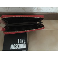 Moschino Love Täschchen/Portemonnaie in Rot