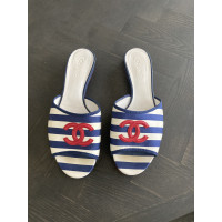 Chanel Sandalen Canvas in Blauw