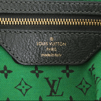 Louis Vuitton Umhängetasche aus Canvas