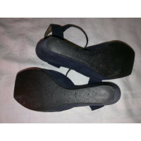 Marni Chaussures compensées en Daim en Bleu