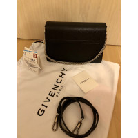 Givenchy GV 3 small aus Leder in Schwarz
