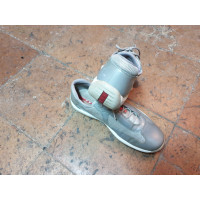 Prada Sneakers aus Leder in Grau