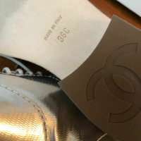 Chanel Scarpe stringate in Pelle in Argenteo