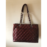 Chanel Shopping Tote Patent leather in Bordeaux