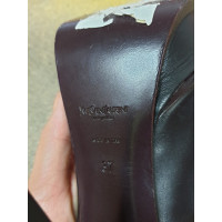 Yves Saint Laurent Pumps/Peeptoes Leather in Black