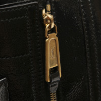 Yves Saint Laurent Downtown Tote aus Lackleder in Schwarz