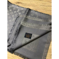 Louis Vuitton Monogram Tuch en Gris