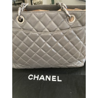 Chanel Shopping Tote Grand aus Leder in Grau