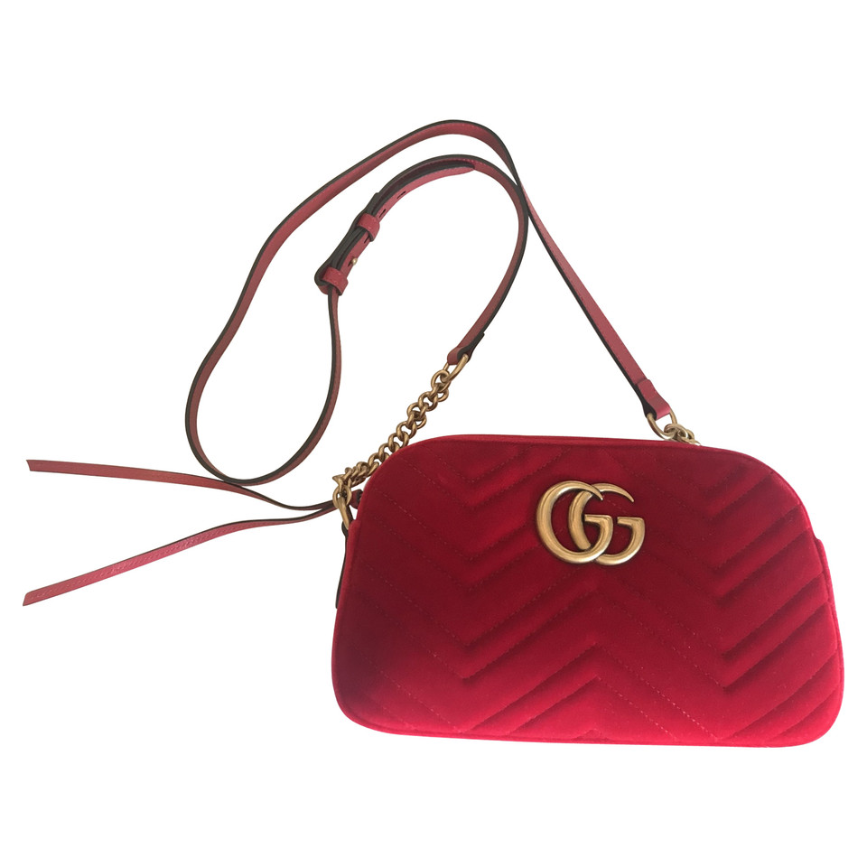 Gucci GG Marmont Velvet Shoulder Bag in Rot