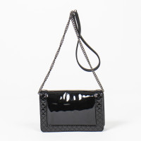 Chanel Boy Bag aus Lackleder in Schwarz