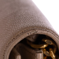 Yves Saint Laurent Täschchen/Portemonnaie aus Leder in Beige
